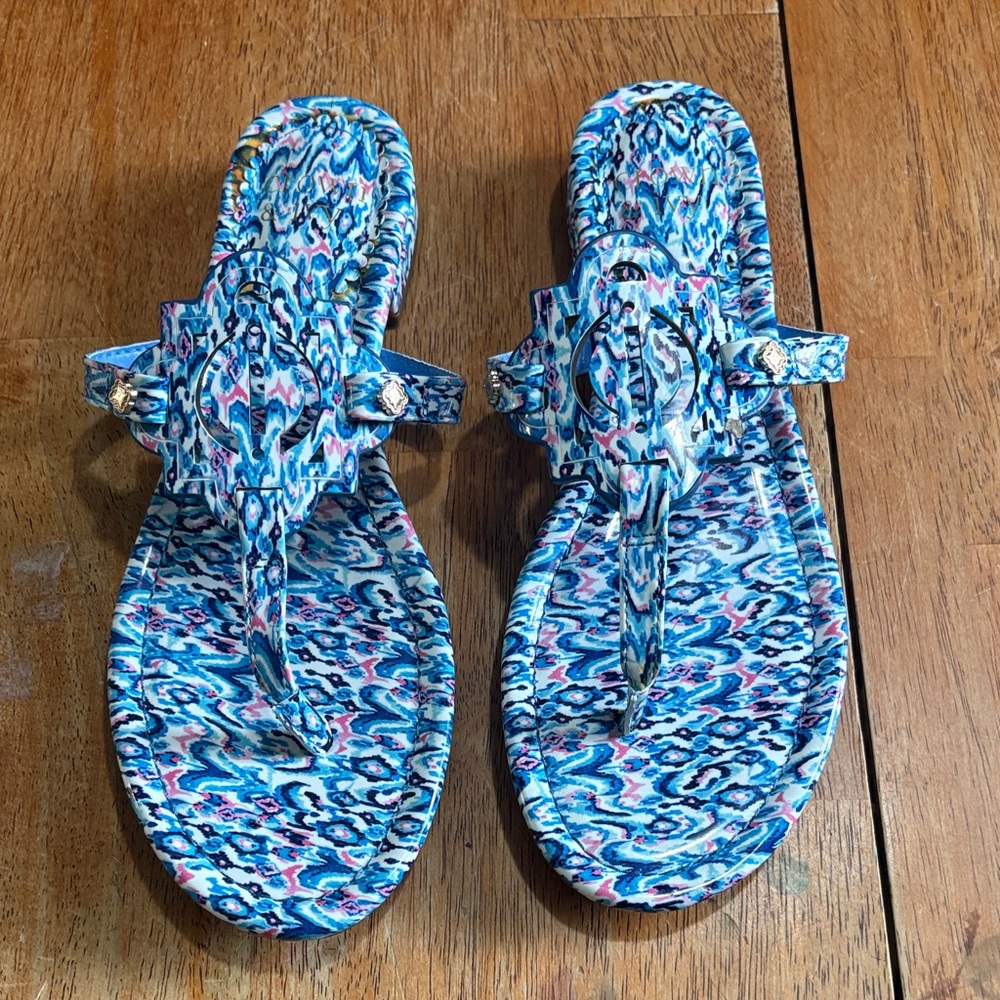 CROWN AND IVY SANDALS